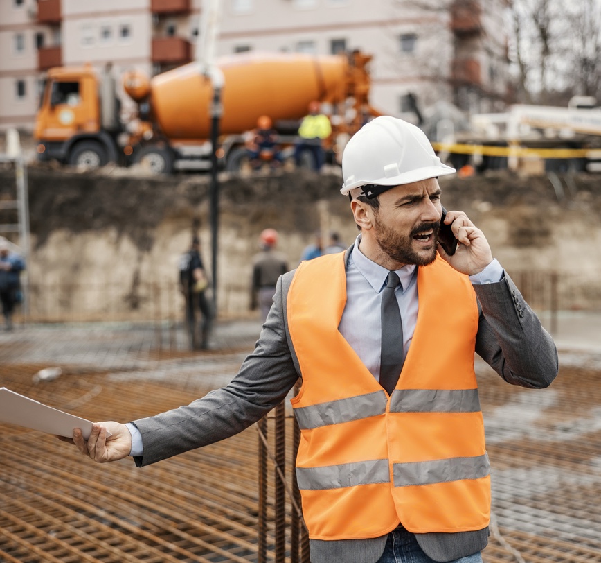 Angry construction manager on the phone<br />
Managing Inventory for a Construction Project<br />
