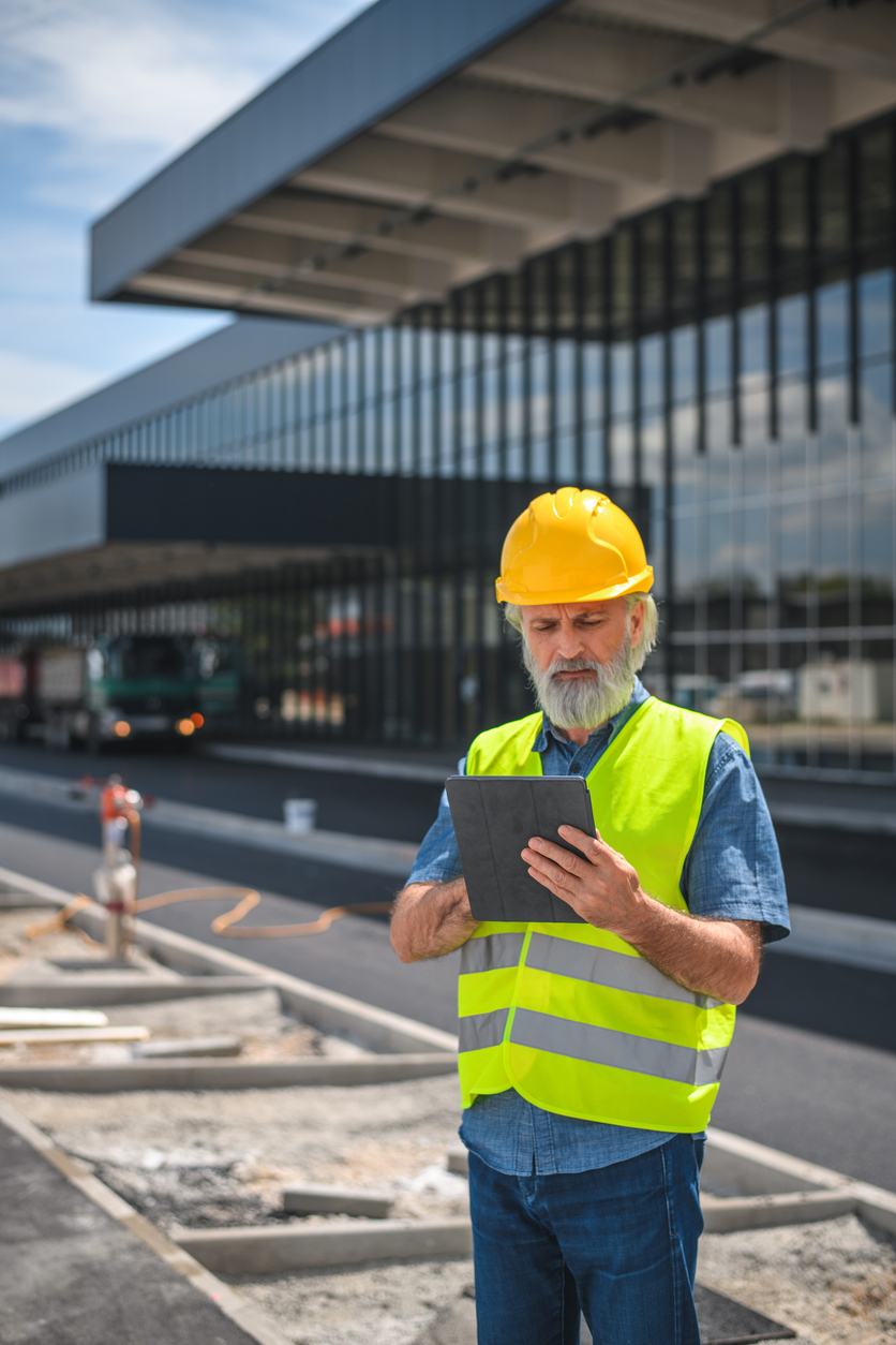Construction worker using B3 Software